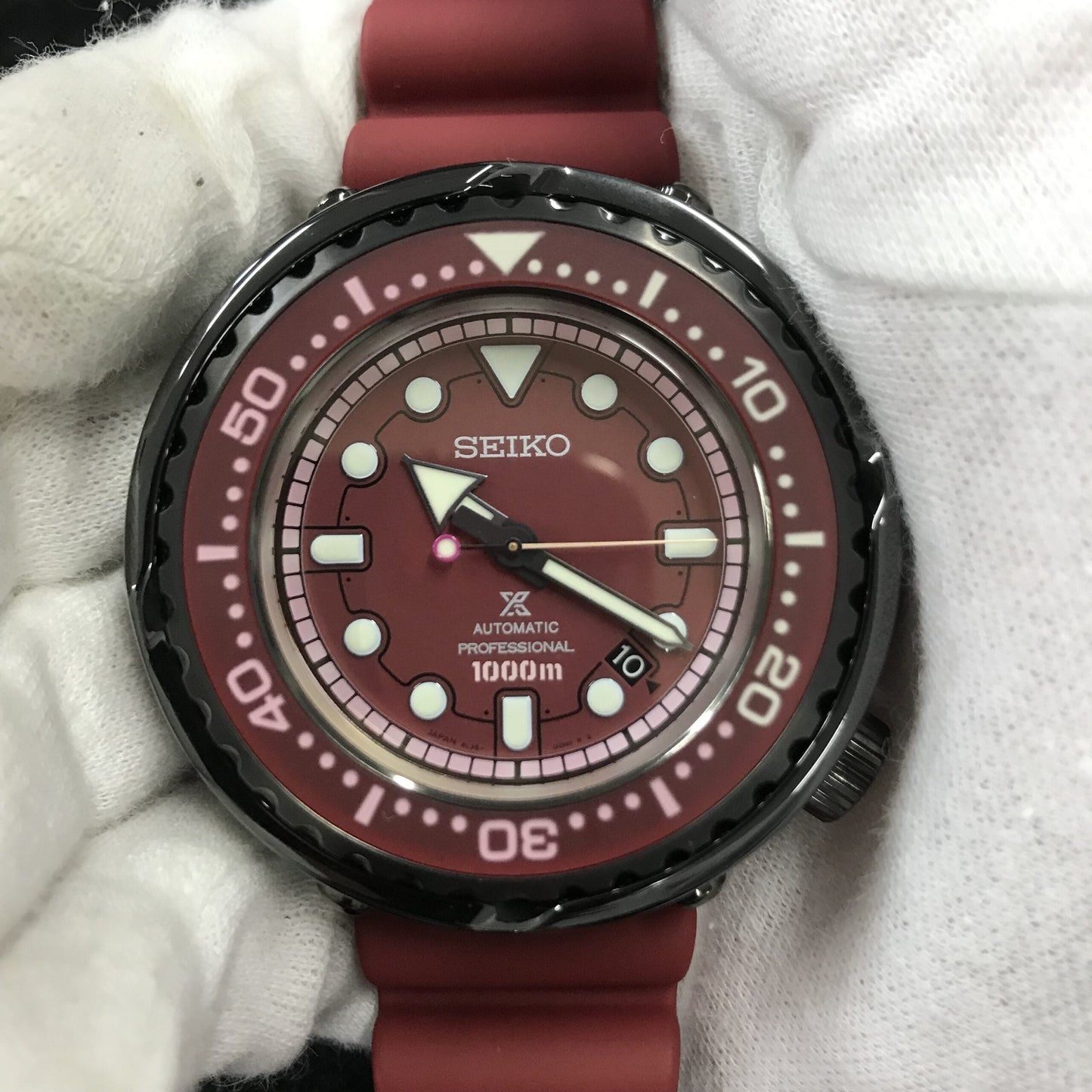 SBDX029 Seiko Marinemaster Gundam 40th Red Zaku II 2SEI01-00092