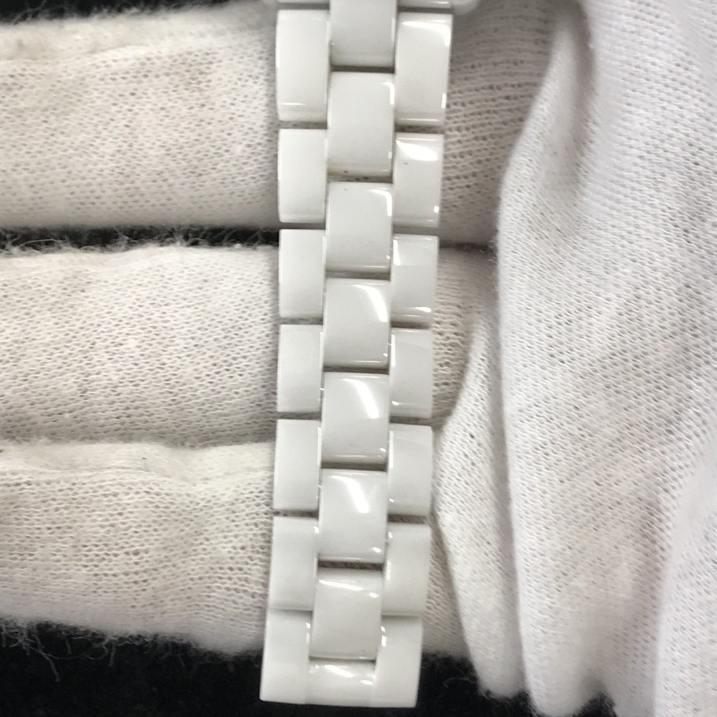 H2422 J12 White 8P Diamond 2CHA01-00092
