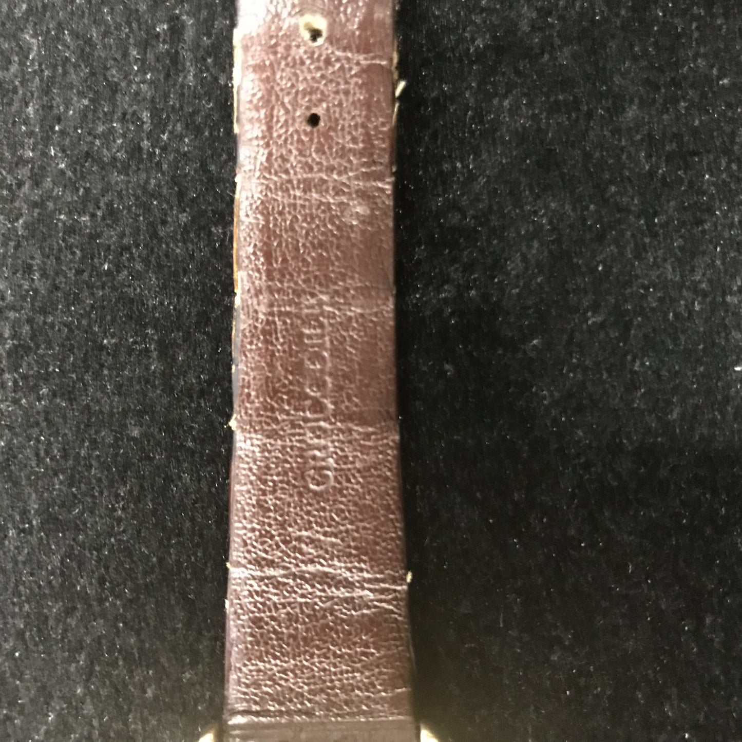 31150/000J Tonneau 2V-C01-00121