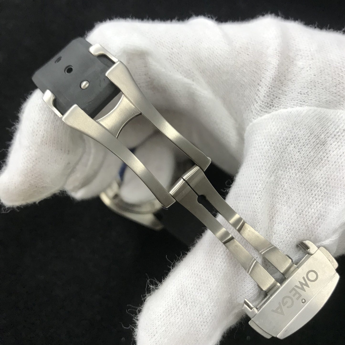 321.92.44.52.01.001 Speedmaster HB-SIA CO-AXIAL GMT chronograph 2O-M33-00038