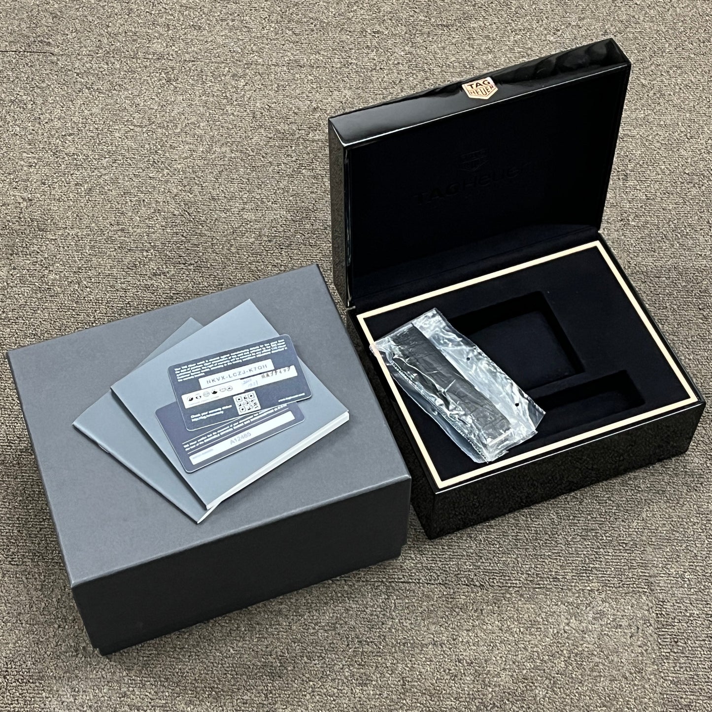 CAR5A8D.EB0212 Carrera Calibre Heuer02T Tourlbillon 160th Anniversary Limited Edition 2TAG01-00201