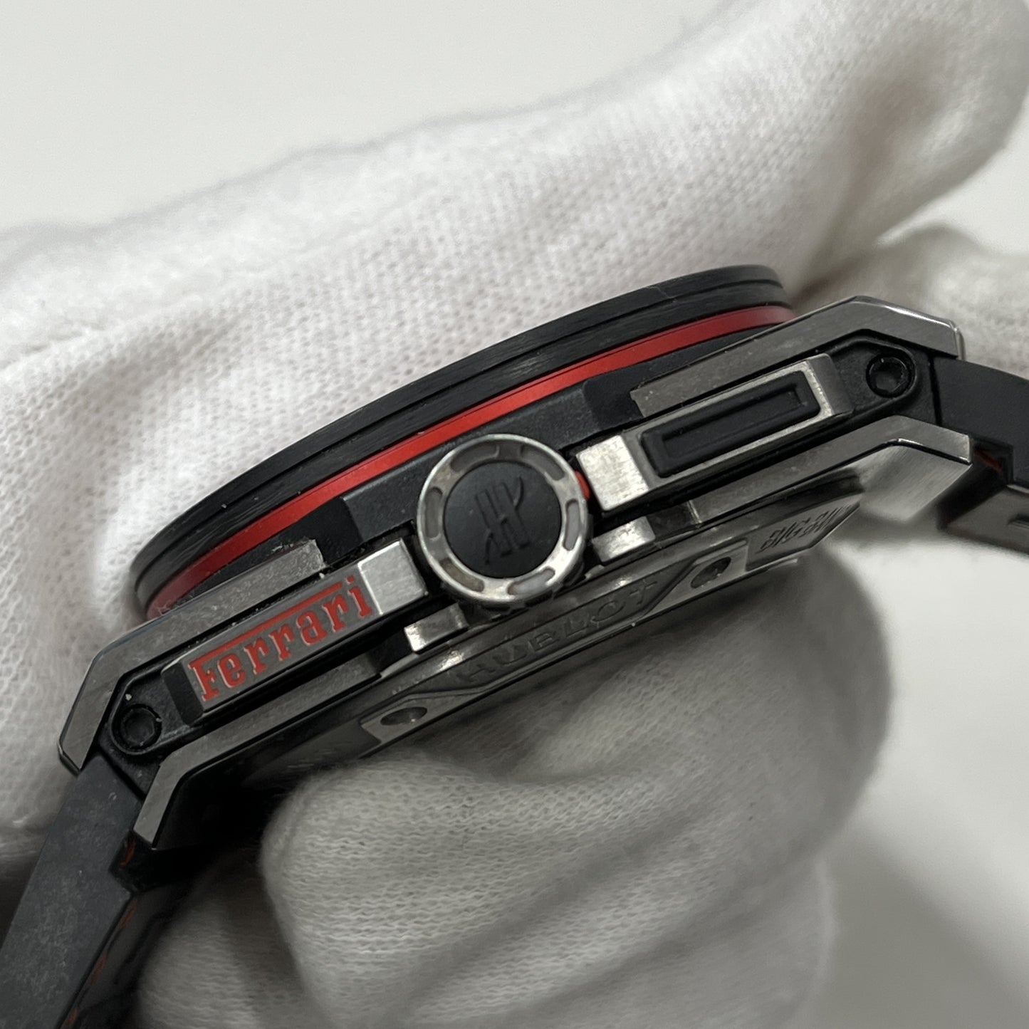 401.NQ.0123.VR Big Bang Ferrari Titanium Limited Edition 1000pcs 2HUB01-00175