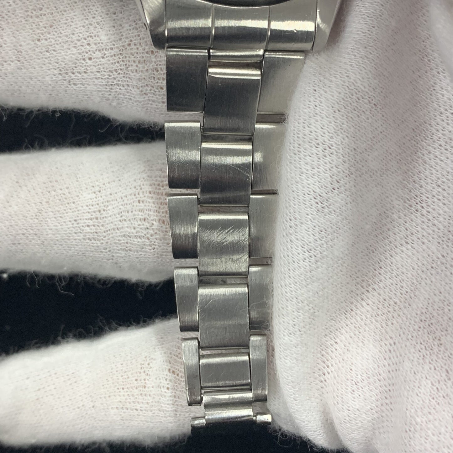 6426 Oyster cal.1225 37***** serial 2R-X01-01092