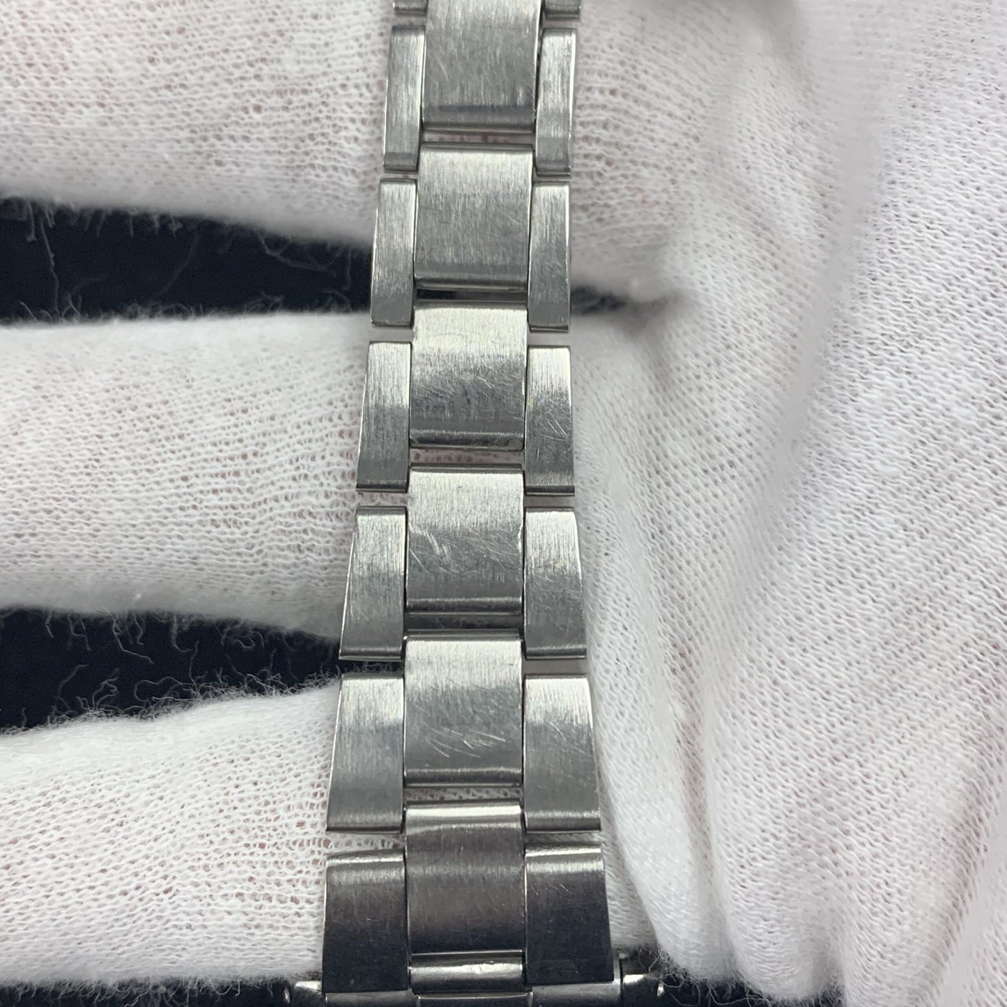 6426 Oyster cal.1225 37***** serial 2R-X01-01092