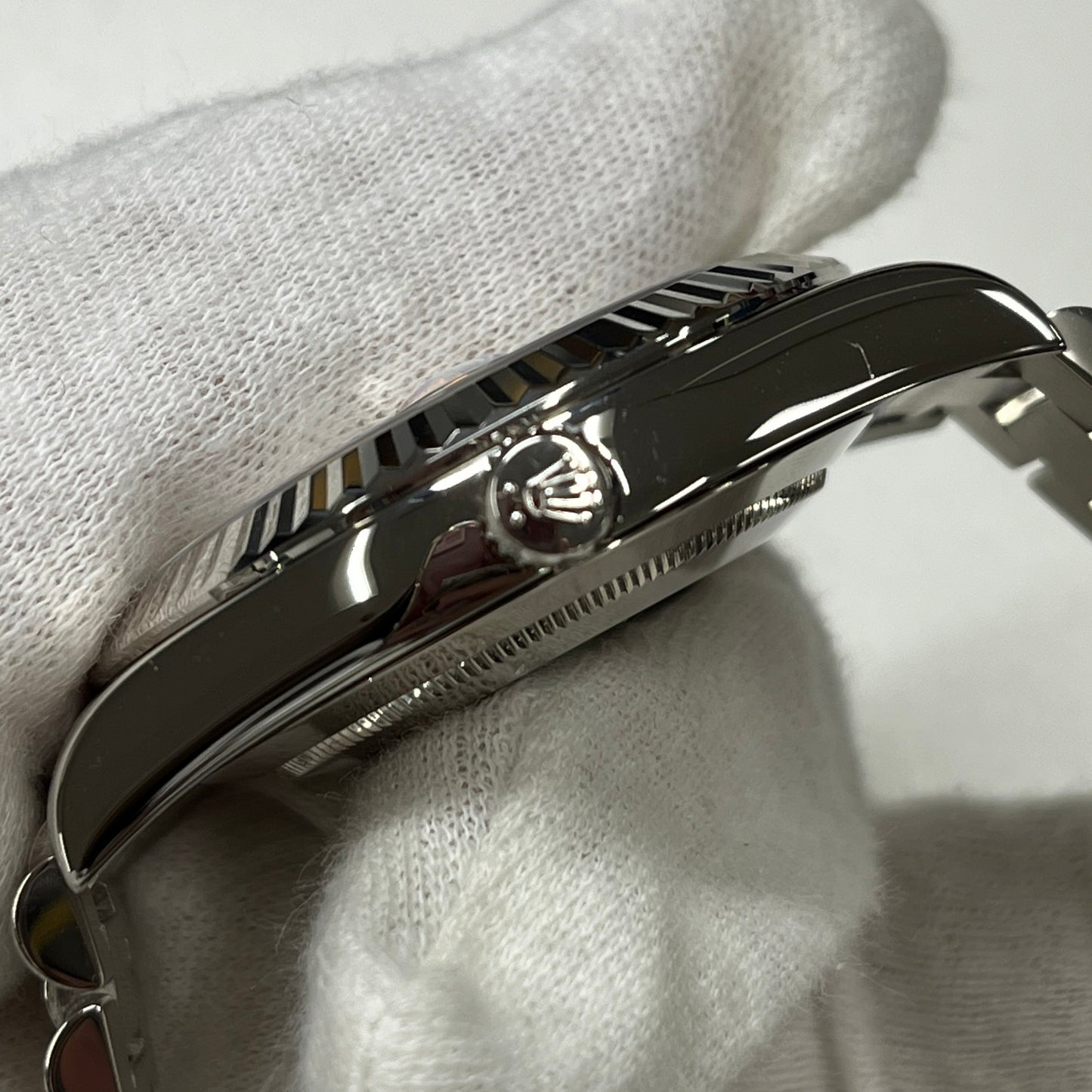 218239A Day Date ll Random Serial Number 2R-X01-01105