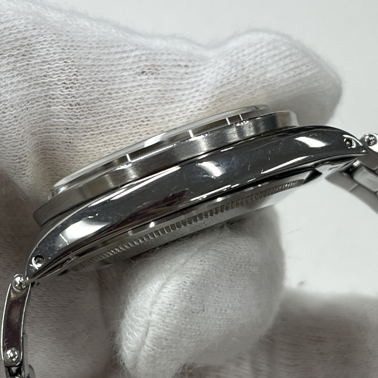 1501 Oyster perpetual Date cal.1570 19**** serial 2R-X33-00157