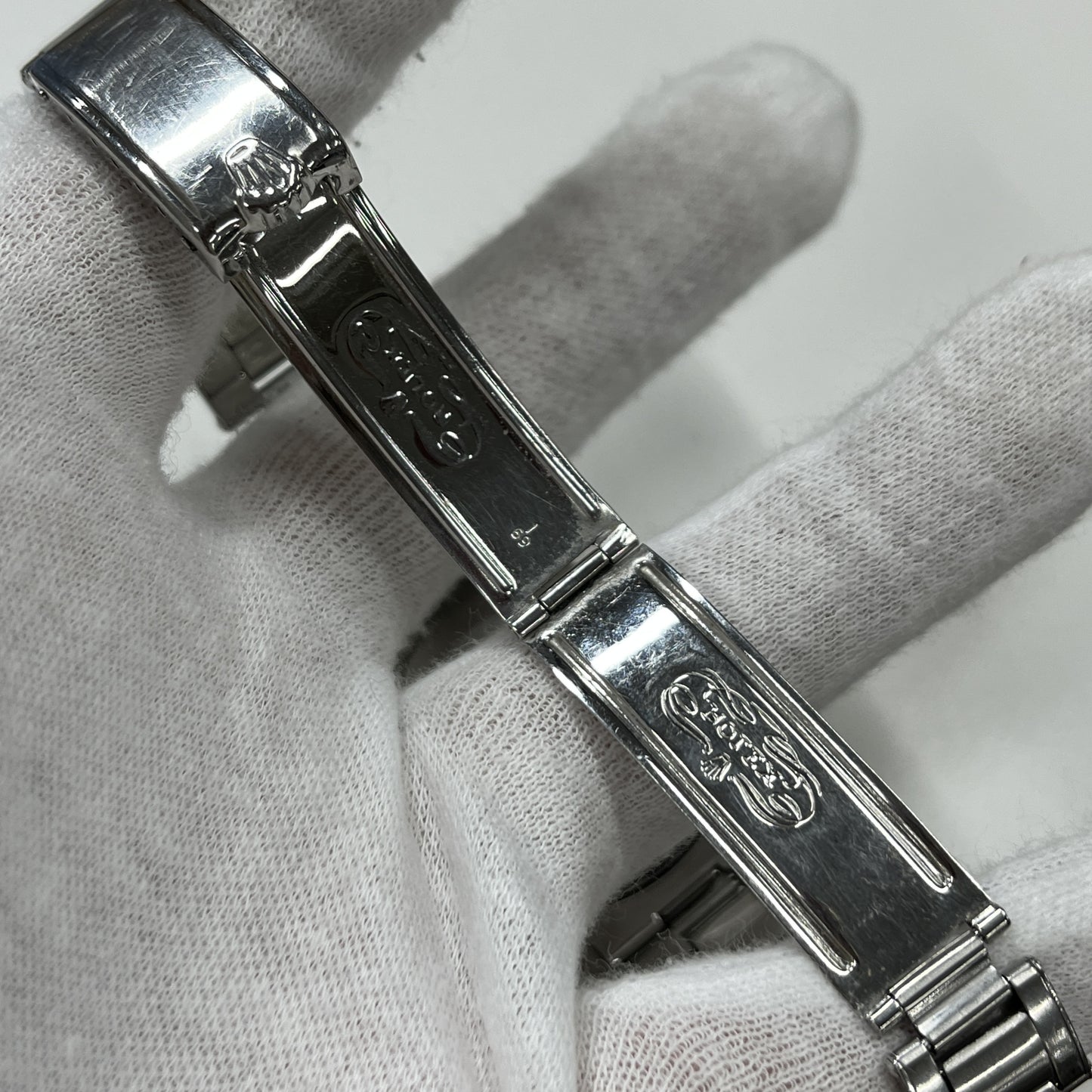 1501 Oyster perpetual Date cal.1570 19**** serial 2R-X33-00157