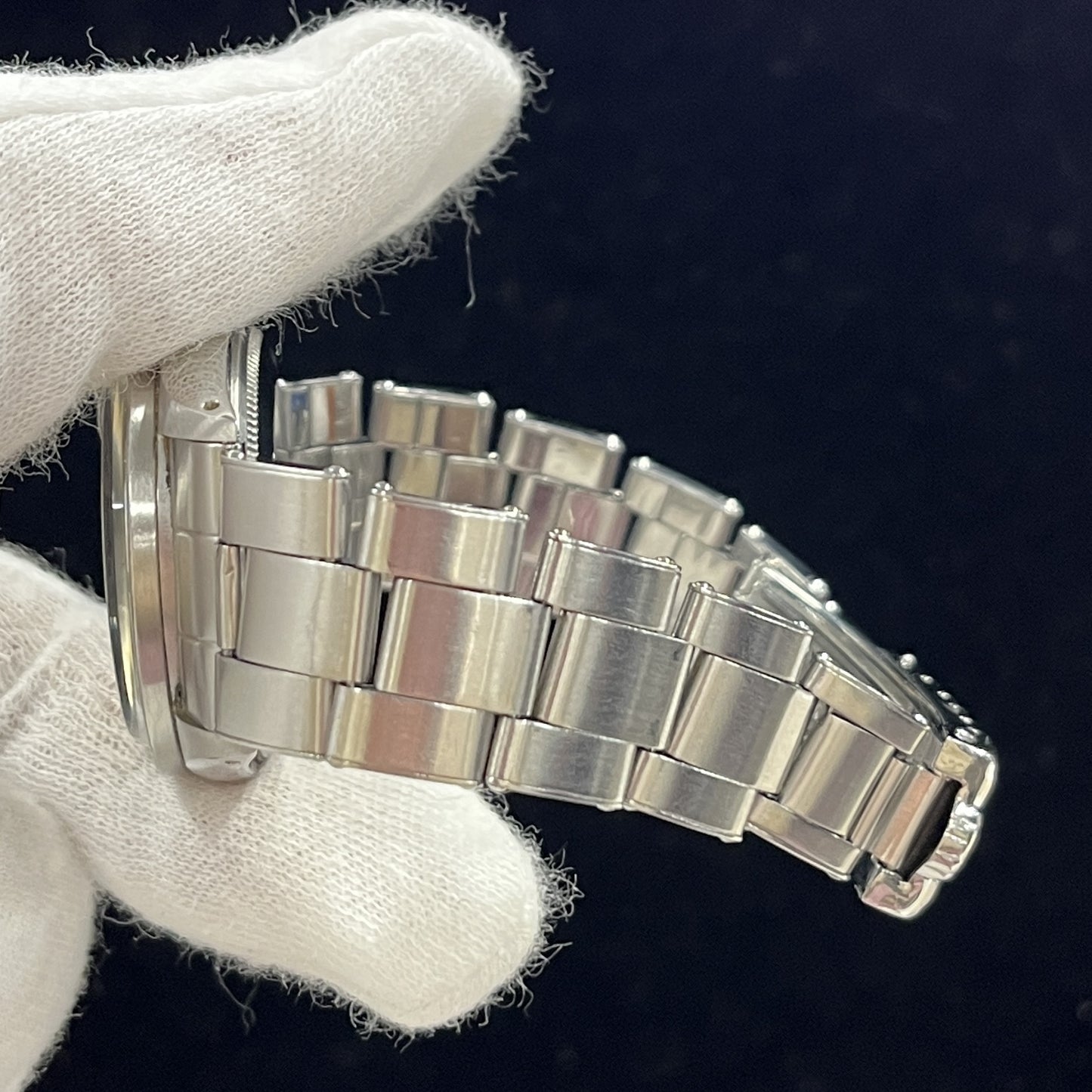 1501 Oyster perpetual Date cal.1570 19**** serial 2R-X33-00157
