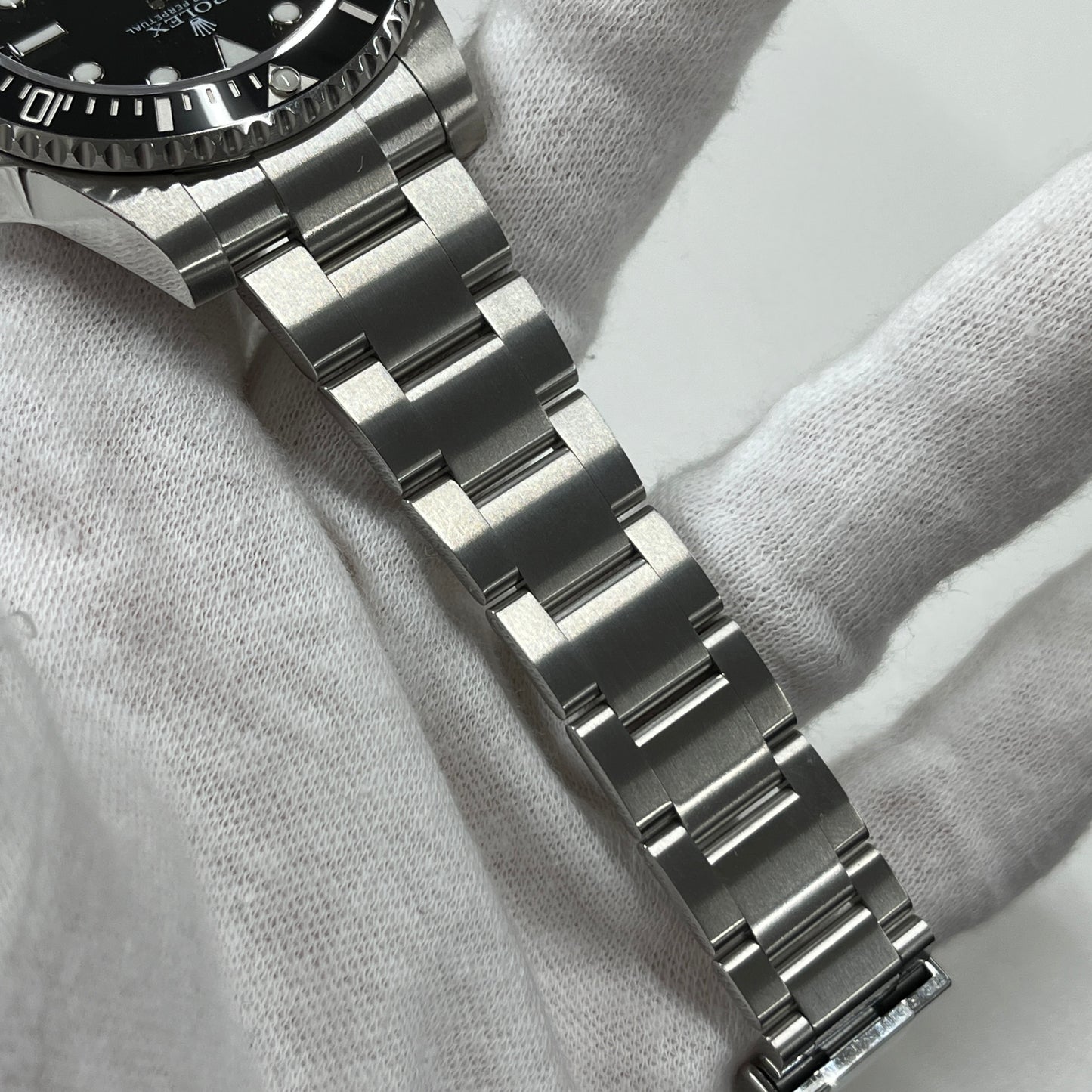 114060 Submariner Random Serial 2R-X33-00132