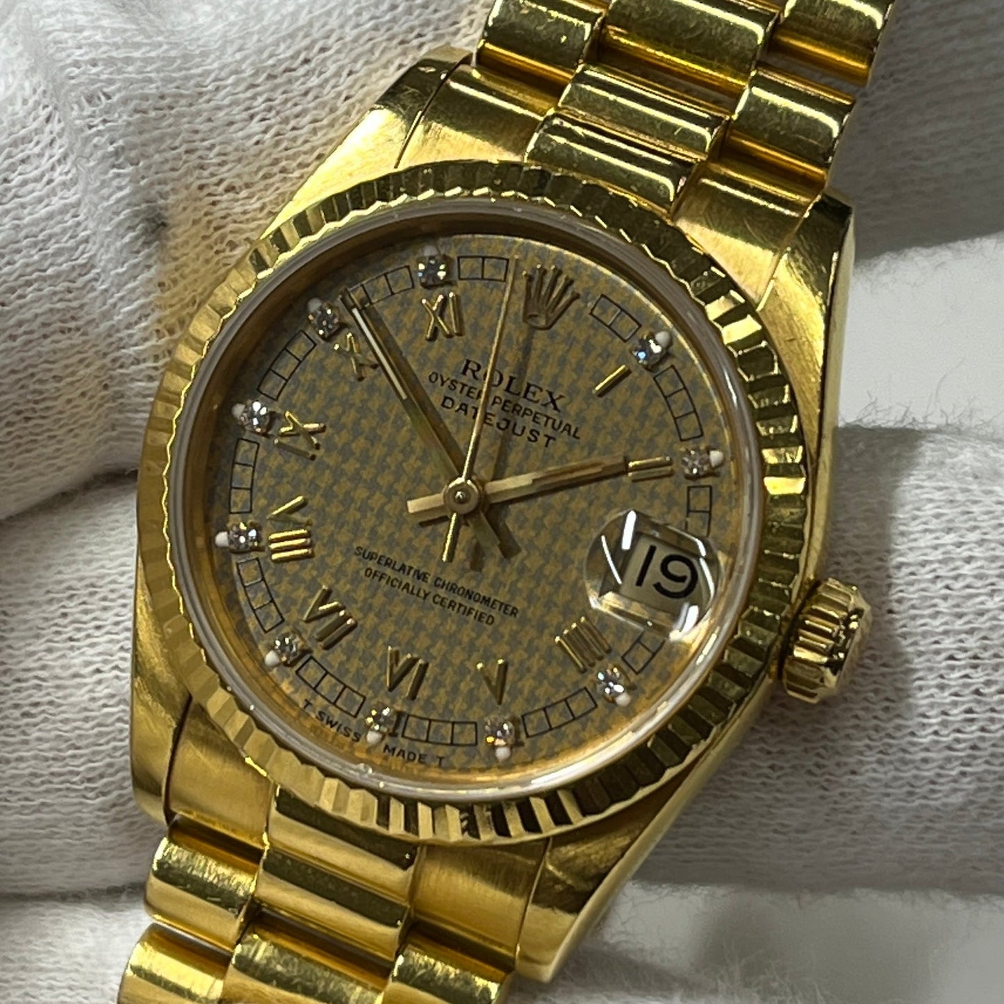 68278G Oyster Perpetual Datejust Hounds Tooth dial R serial 2R-X01-01249