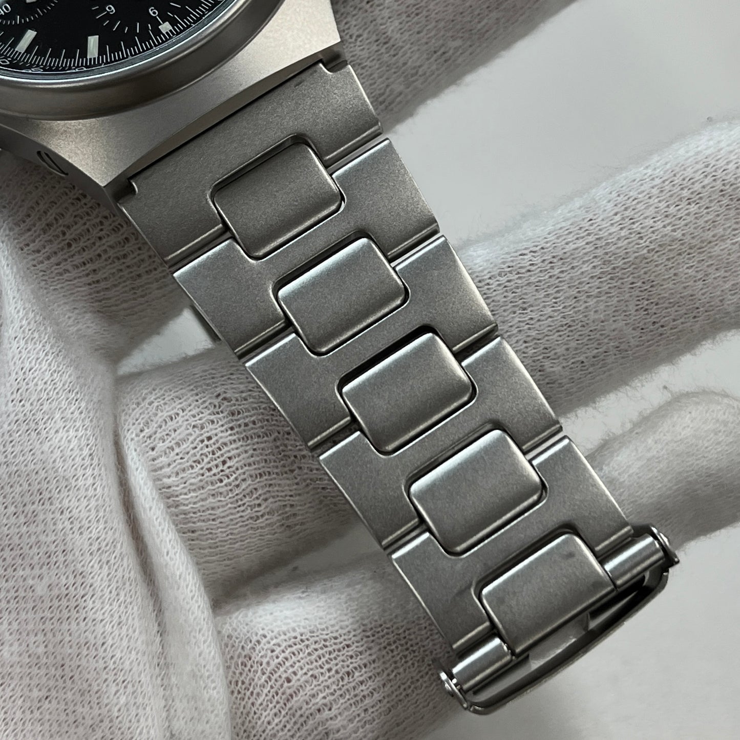 144.ST.SA Sports Chronograph 2SIN01-00016