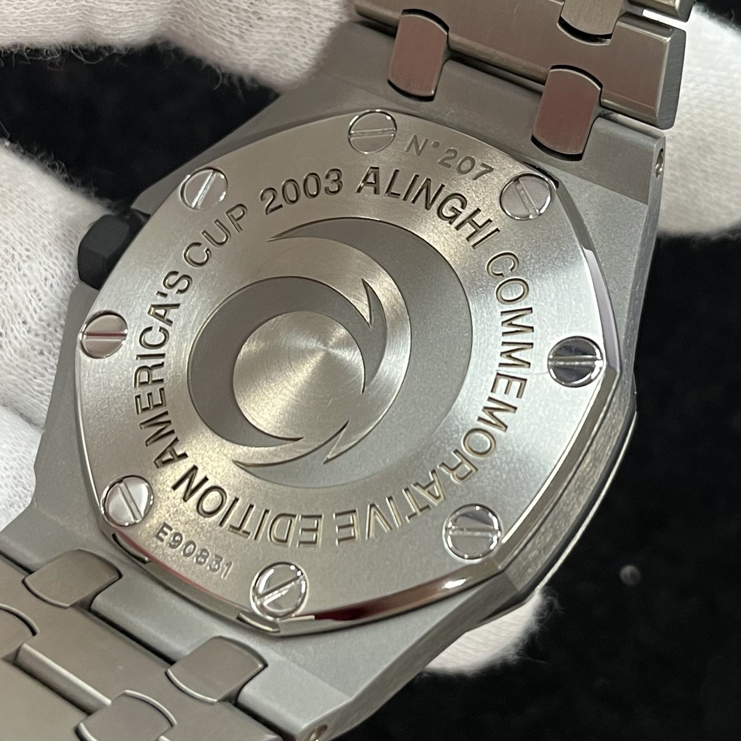 25995IP.OO.1000TI.01 Royal Oak Offshore 2003 Alinghi Limited 1000pcs 2A-P01-00033