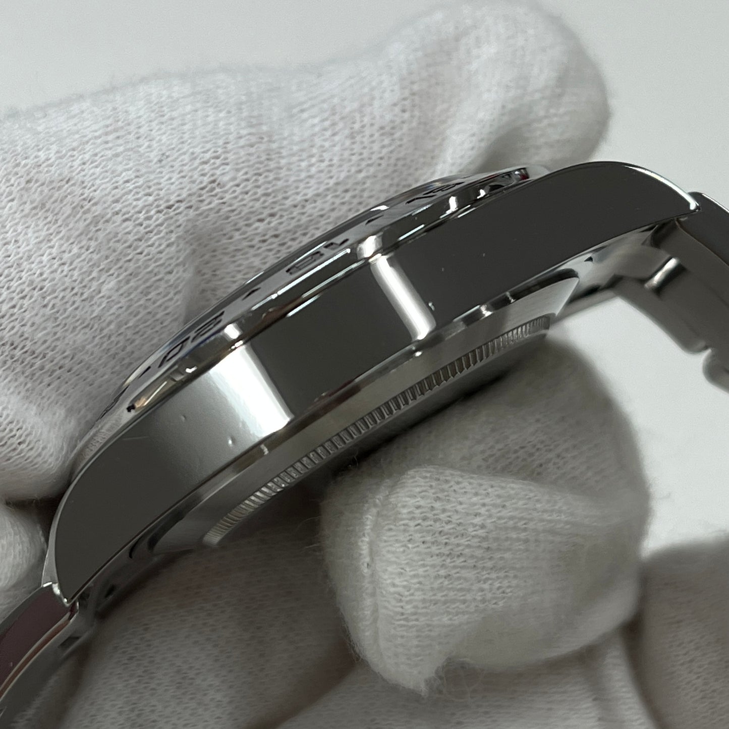 216570 Explorer2 2R-X33-00020