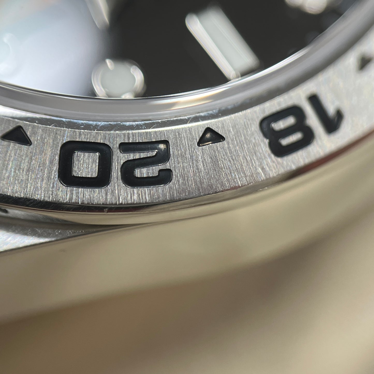 216570 Explorer2 2R-X33-00020