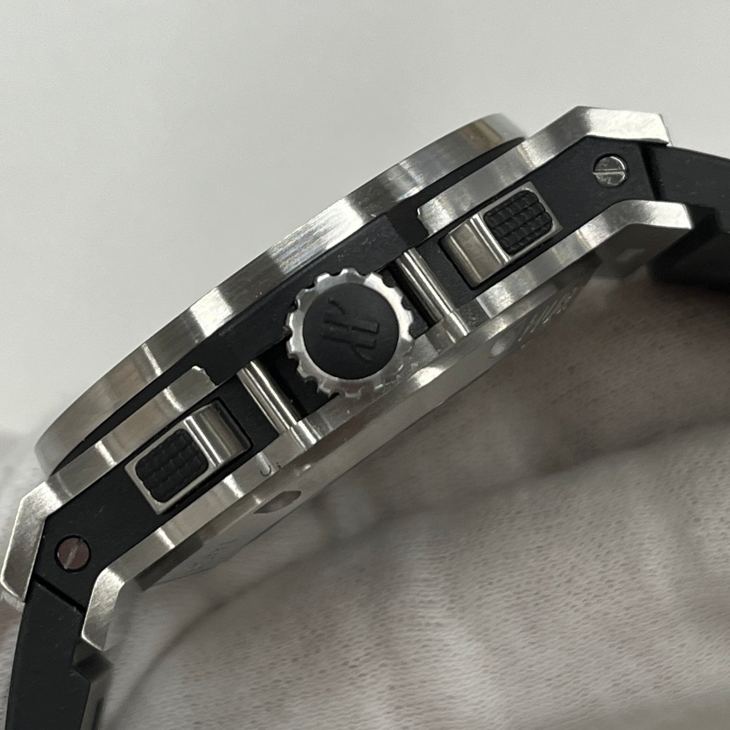 301.SX.1170.RX Big Bang Chronograph 2HUB01-00096
