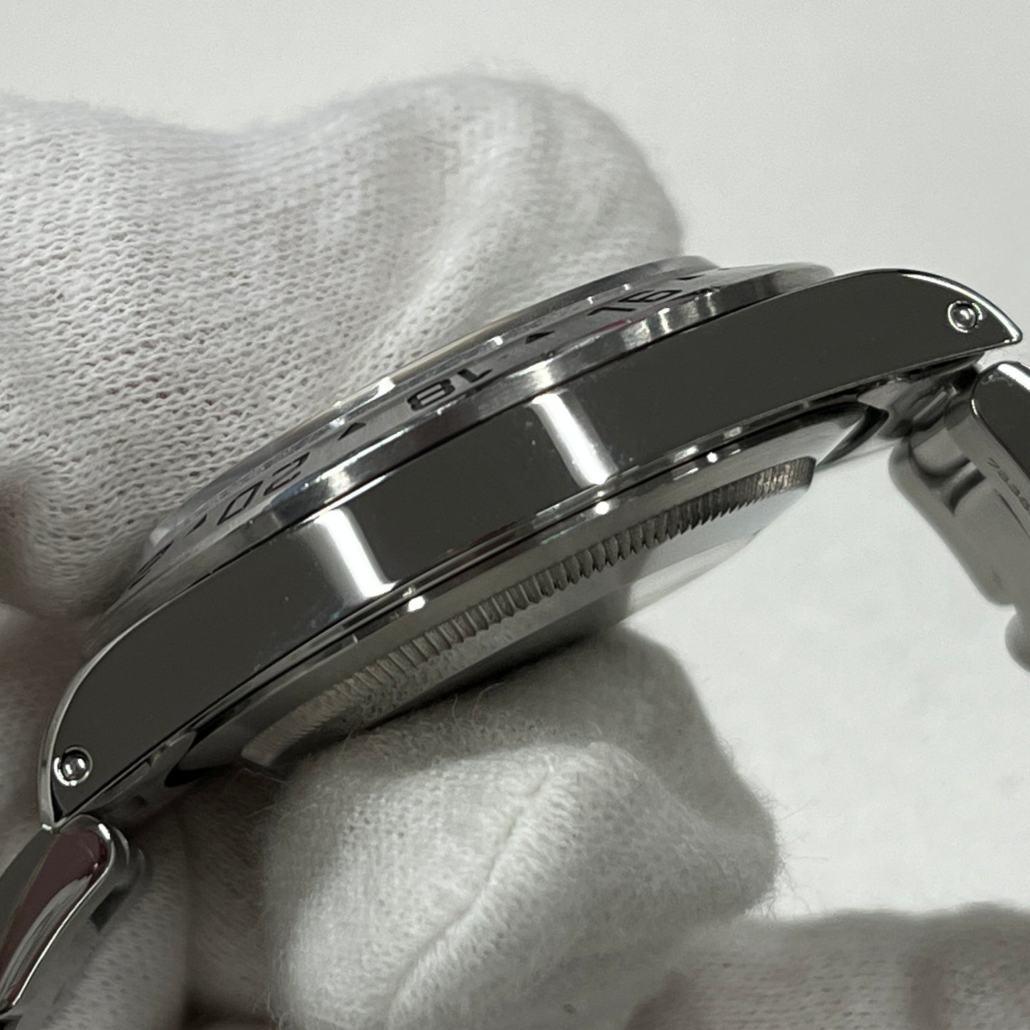 16570 Explorer2 W series Tritium 2R-X01-00307
