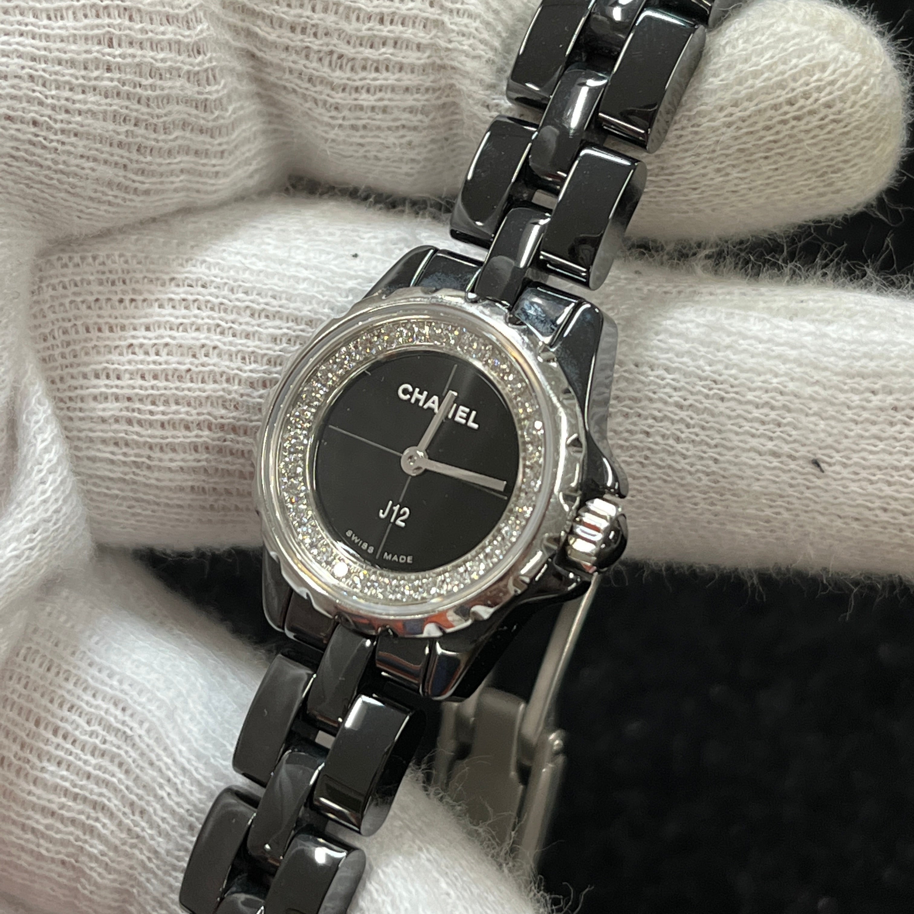 CHANEL H5235 J12 Quartz 2CHA01 00129 Eastend Shop