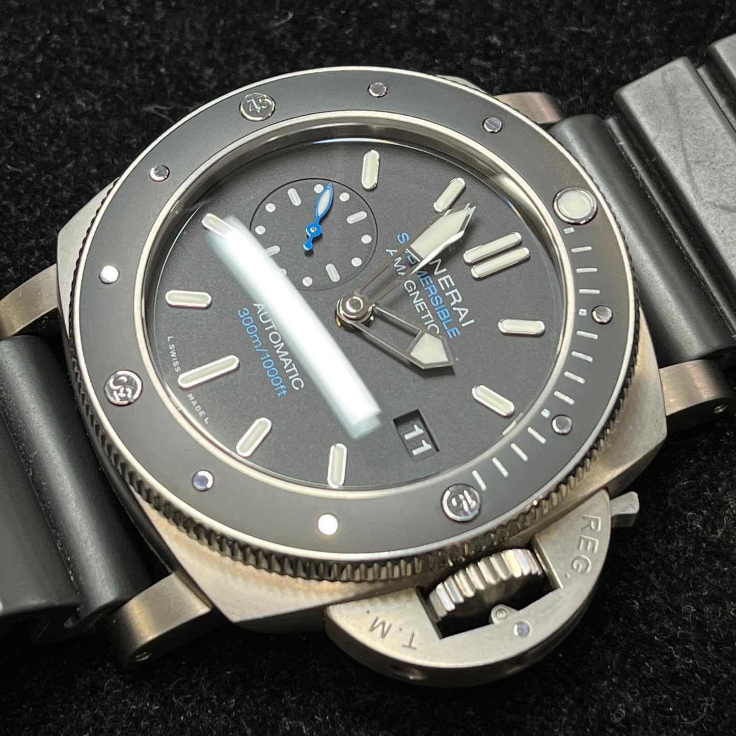 PAM01389　Luminor Submersible 1950 Amagnetic 3Days Automatic Titanio　2PAN01-00205